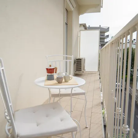 Mare Aparthotel 2*